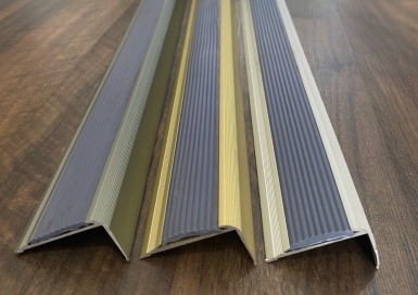 Nẹp Nhôm Cầu Thang L41x20MM